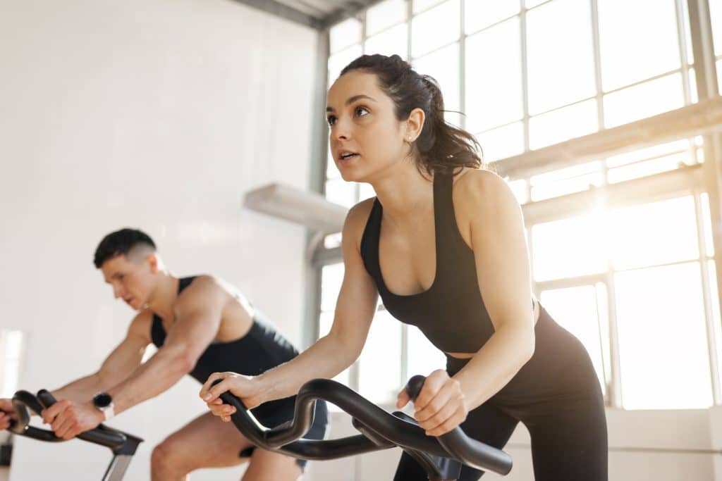 Ciclismo indoor para perder peso y quemar calorías