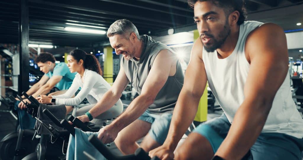 Cómo evitar lesiones en ciclismo indoor y mejorar el rendimiento